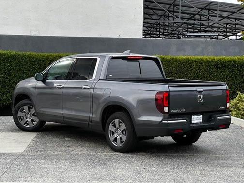 Photo 4 of 19 of 2020 Honda Ridgeline RTL-E