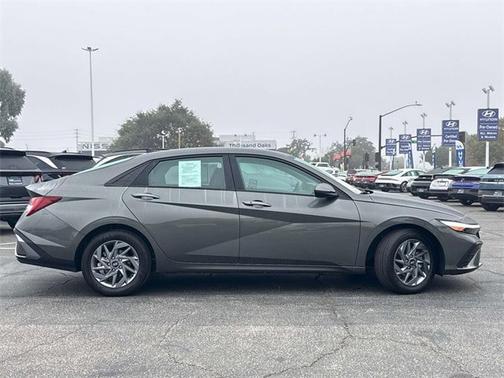 2025 Hyundai ELANTRA HEV Blue