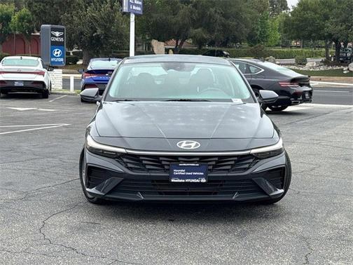 2024 Hyundai ELANTRA SE