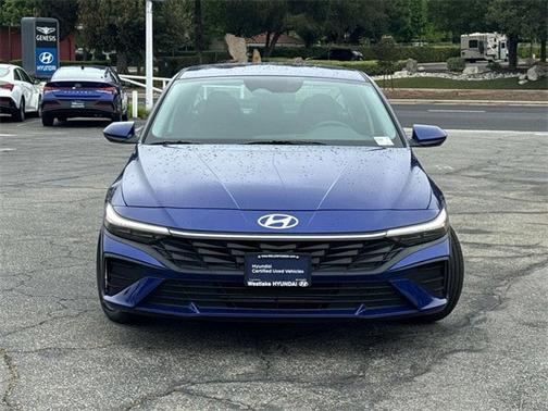 2024 Hyundai ELANTRA SE