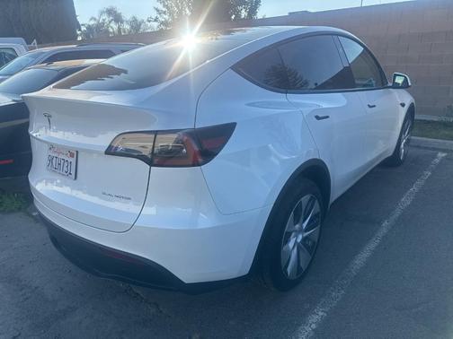 2023 Tesla Model Y Long Range