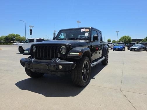 Black Clearcoat 2023 Jeep Gladiator Overland