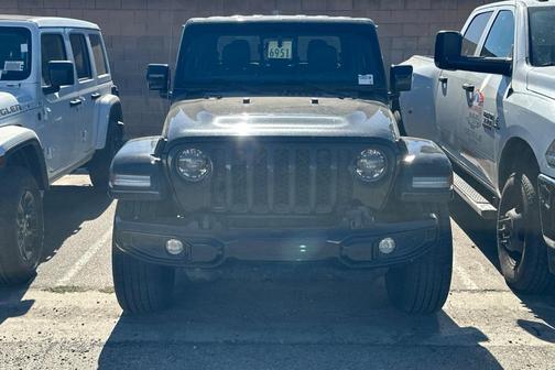 Black Clearcoat 2023 Jeep Gladiator Overland