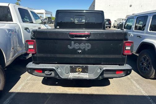 Black Clearcoat 2023 Jeep Gladiator Overland