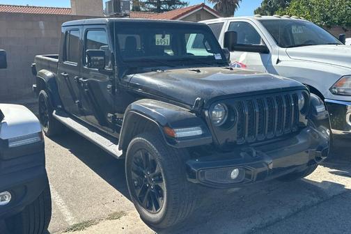 Black Clearcoat 2023 Jeep Gladiator Overland