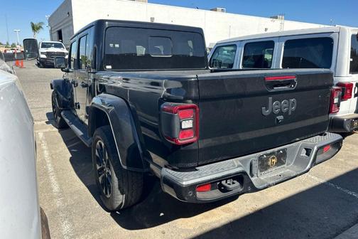 Black Clearcoat 2023 Jeep Gladiator Overland