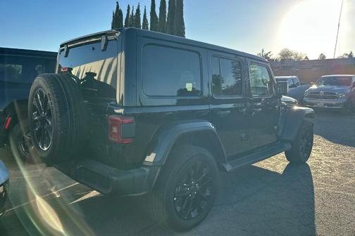 2025 Jeep Wrangler 4xe Sahara