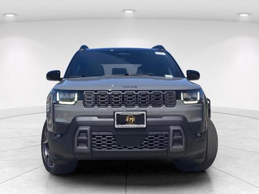 Sting Gray Clearcoat 2026 Jeep Cherokee Overland