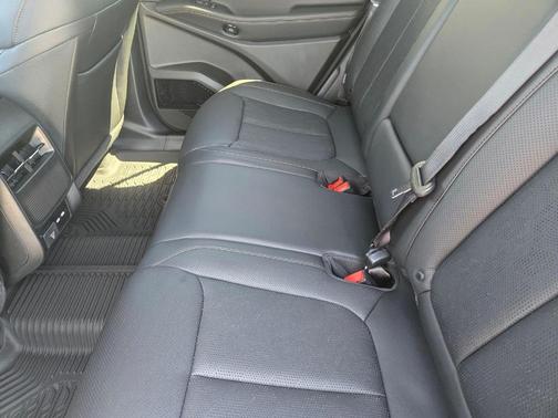 Sting Gray Clearcoat 2026 Jeep Cherokee Overland
