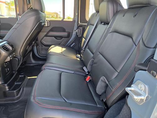 Anvil Clearcoat 2026 Jeep Wrangler Moab 392