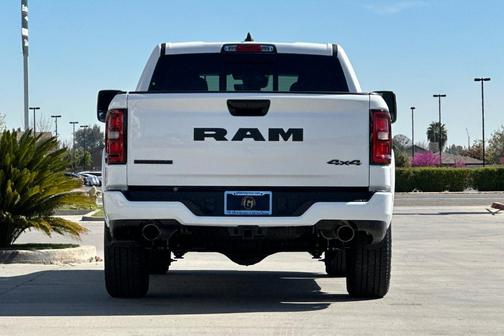 Bright White Clearcoat 2026 RAM 1500 Big Horn/Lone Star