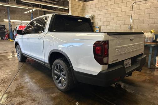 White 2024 Honda Ridgeline Sport