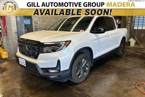 White 2024 Honda Ridgeline Sport