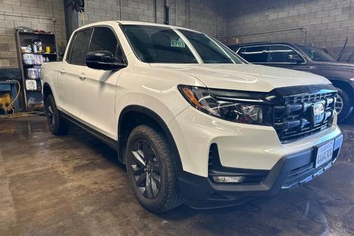 White 2024 Honda Ridgeline Sport