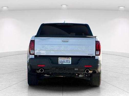 White 2024 Honda Ridgeline Sport
