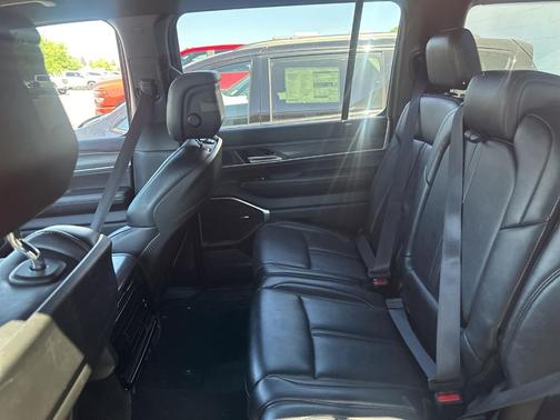 Bright White Clearcoat 2024 Jeep Wagoneer L Series II