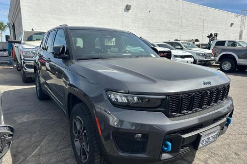 Metallic 2022 Jeep Grand Cherokee 4xe Trailhawk