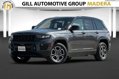 Metallic 2022 Jeep Grand Cherokee 4xe Trailhawk