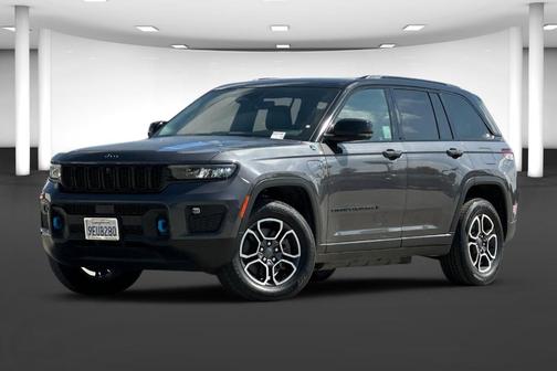 Metallic 2022 Jeep Grand Cherokee 4xe Trailhawk