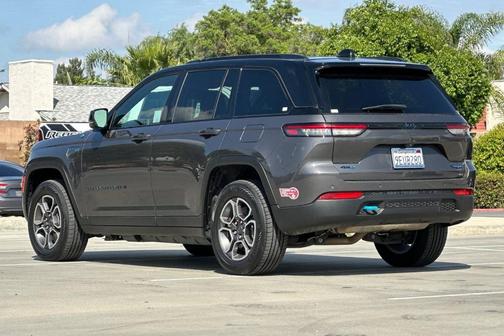 Metallic 2022 Jeep Grand Cherokee 4xe Trailhawk