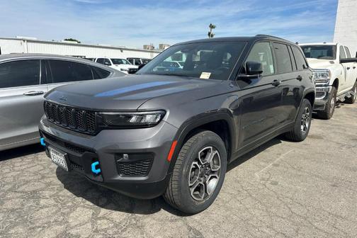 Metallic 2022 Jeep Grand Cherokee 4xe Trailhawk