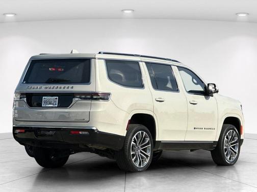 Luxury White Pearlcoat 2022 Jeep Grand Wagoneer Series III