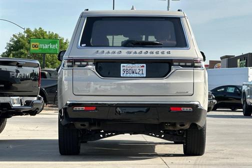 Luxury White Pearlcoat 2022 Jeep Grand Wagoneer Series III