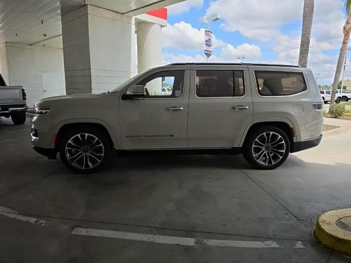 Luxury White Pearlcoat 2022 Jeep Grand Wagoneer Series III