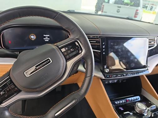 Luxury White Pearlcoat 2022 Jeep Grand Wagoneer Series III