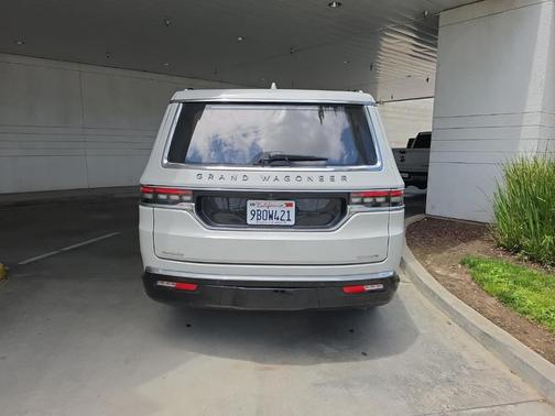 Luxury White Pearlcoat 2022 Jeep Grand Wagoneer Series III