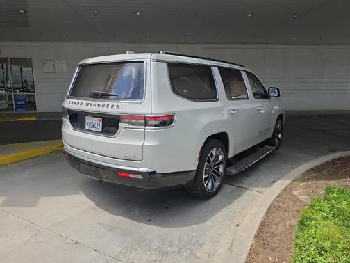 Luxury White Pearlcoat 2022 Jeep Grand Wagoneer Series III