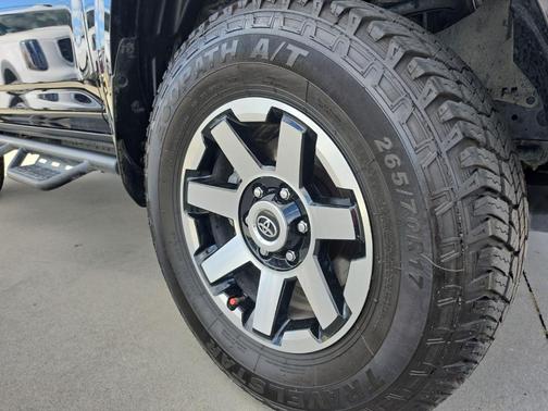 Midnight Black Metallic 2024 Toyota 4Runner TRD Off Road Premium