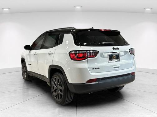 Bright White Clearcoat 2026 Jeep Compass Limited