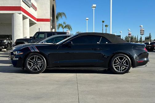 2022 Ford Mustang EcoBoost