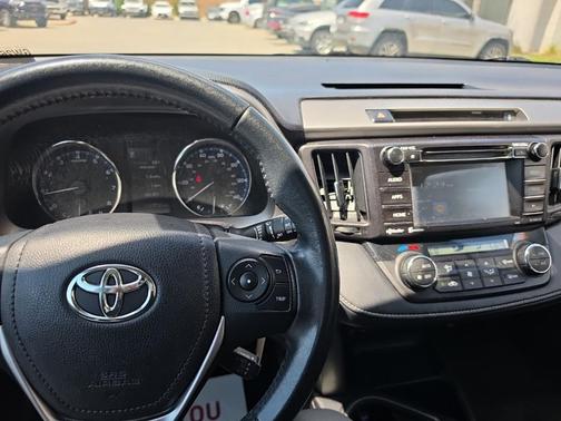 Silver Sky Metallic 2016 Toyota RAV4 XLE