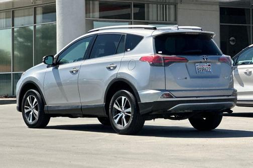 Silver Sky Metallic 2016 Toyota RAV4 XLE