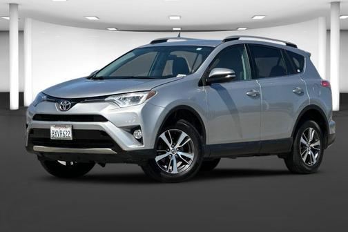 Silver Sky Metallic 2016 Toyota RAV4 XLE