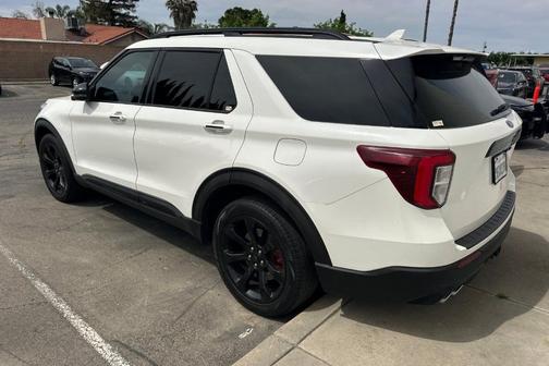 White Metallic 2023 Ford Explorer ST