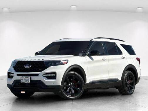 White Metallic 2023 Ford Explorer ST