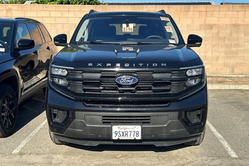 Black Metallic 2025 Ford Expedition Max Active
