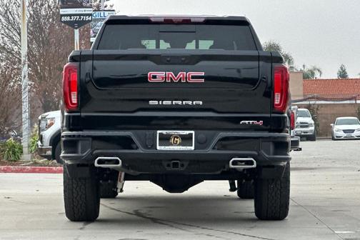 2025 GMC Sierra 1500 AT4