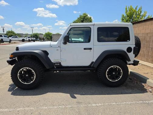 Bright White Clearcoat 2021 Jeep Wrangler Sport