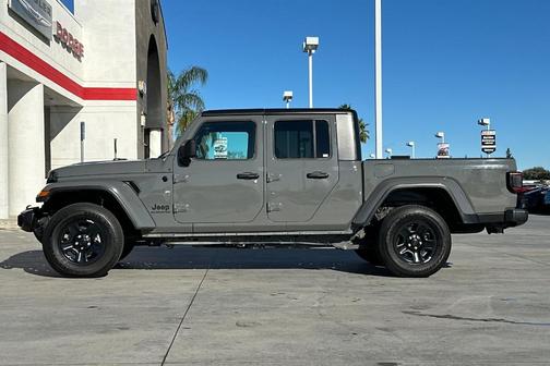 2021 Jeep Gladiator Sport