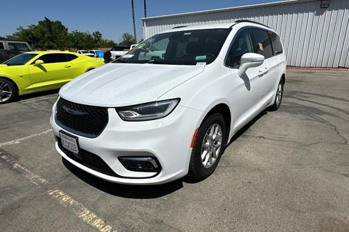 2022 Chrysler Pacifica Touring-L