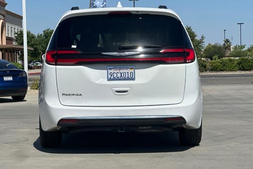 2022 Chrysler Pacifica Touring-L