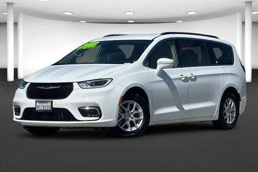 2022 Chrysler Pacifica Touring-L