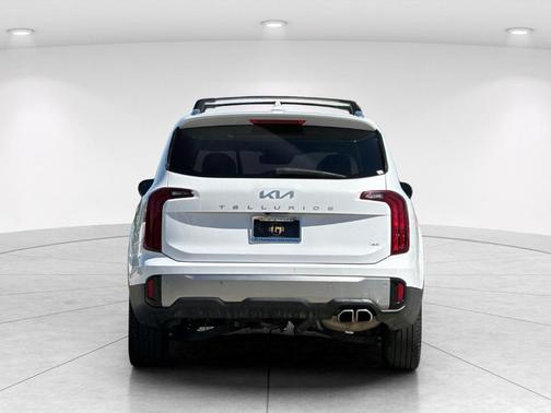 Glacial White Pearl 2025 Kia Telluride S