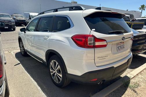 Crystal White Pearl 2022 Subaru Ascent Limited 7-Passenger