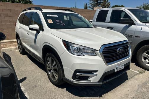 Crystal White Pearl 2022 Subaru Ascent Limited 7-Passenger