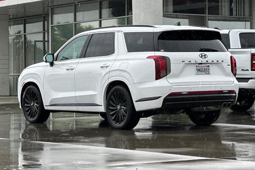 Hyper White 2024 Hyundai PALISADE Calligraphy Night Edition